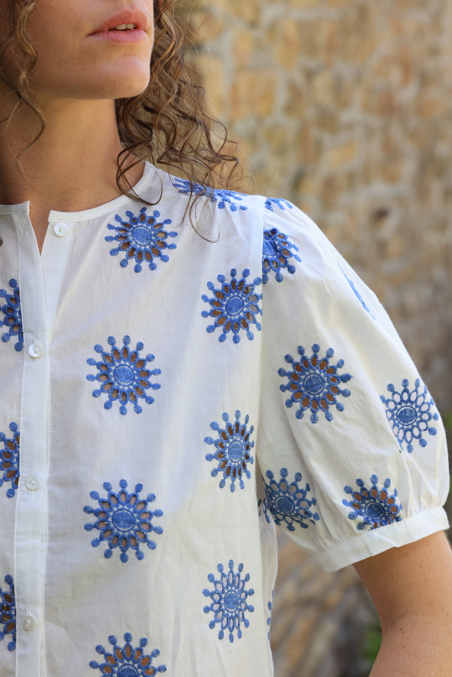 Blouse Elvire - broderie bleu roi