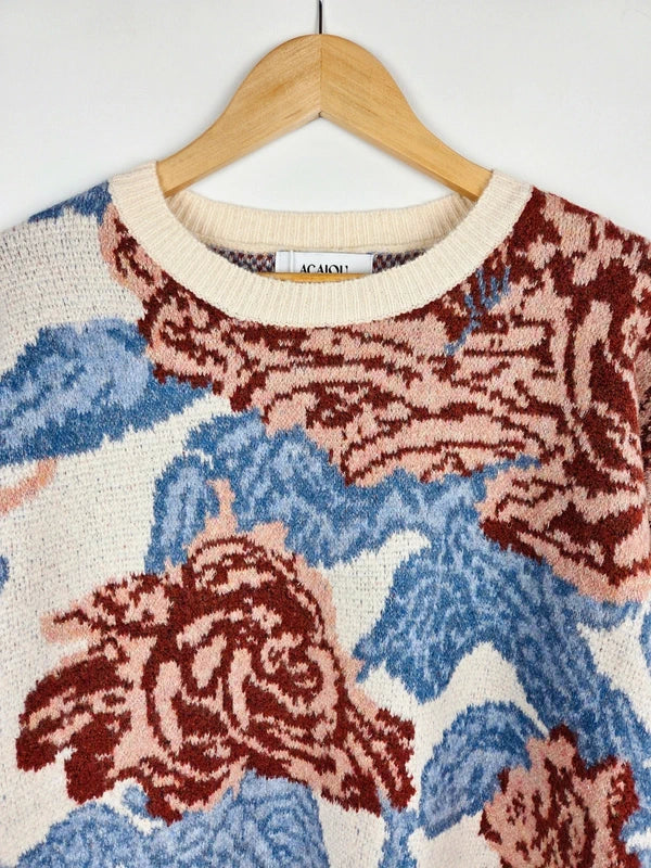 Gros plan imprimé floral et paillettes pull Erika 73% polyester