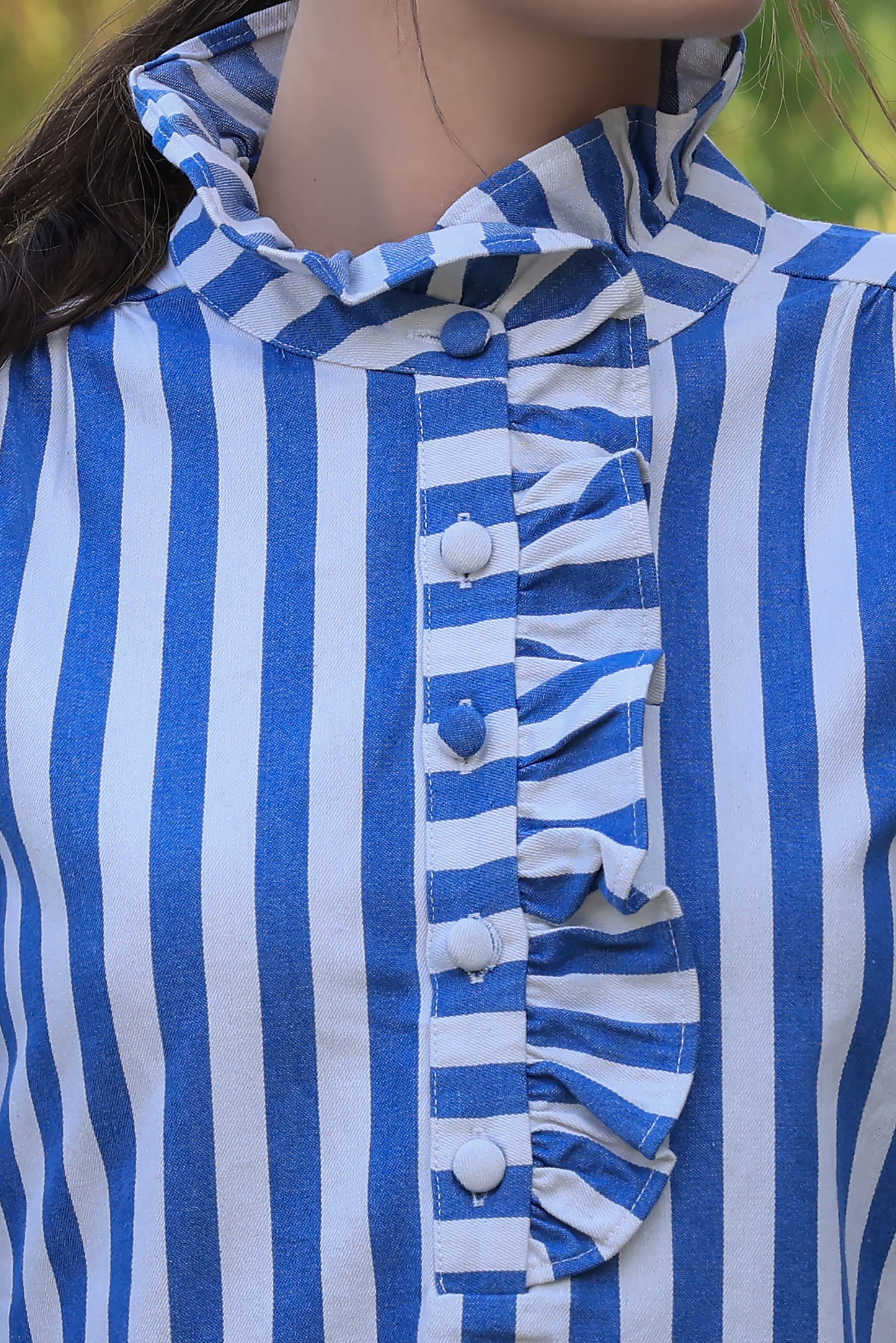 Blouse Arielle - rayures azur et volants graphiques - It Hippie