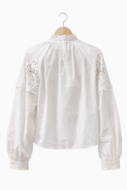 vue dos - Blouse femme blanche dentelle Calais col officier victorien 100% coton - It Hippie
