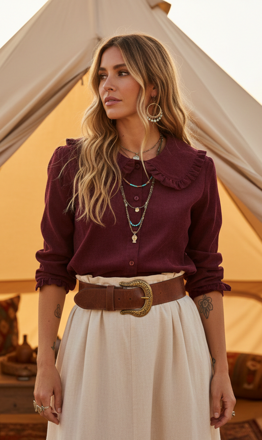  Chemisier Iris porté - Velours bordeaux profond et coupe classique