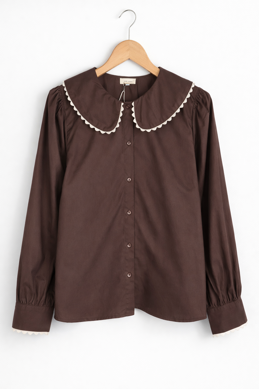 Vue d'ensemble chemise Amandine - 100% coton chocolat style romantique Atelier Evène