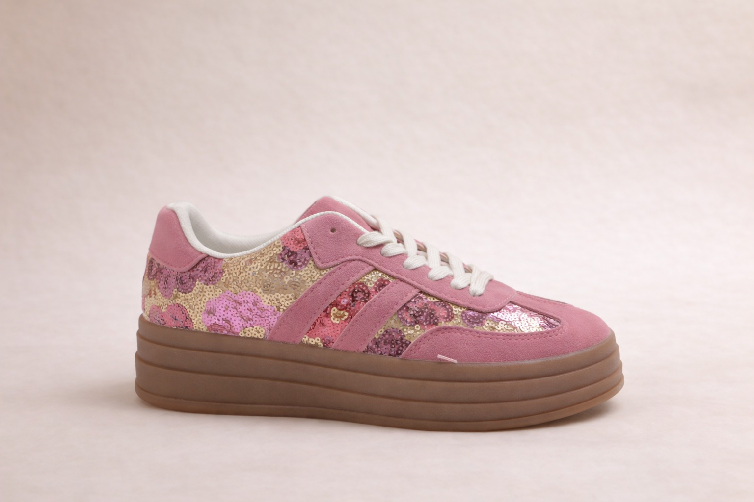 Semelle plateforme caoutchouc des sneakers Stella pink, confort et hauteur