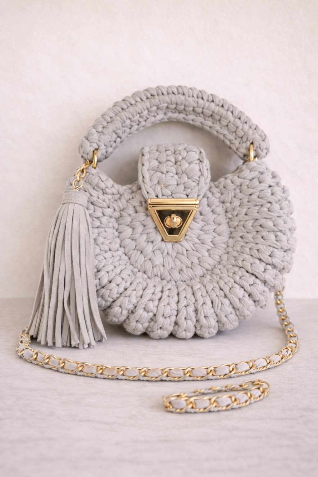 Sac Amaya perle crocheté main en coton premium, bandoulière chaîne dorée, artisanal lumineux