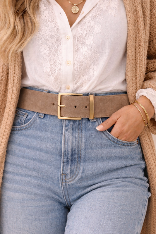 Ceinture Edwige en cuir daim chamois 6 cm avec boucle rectangulaire dorée - Made in Italy