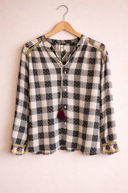 Vue d'ensemble blouse Caroline - Coton damier et broderies colorées style hippie chic An'ge