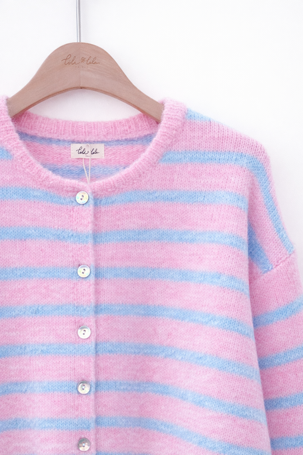 Détail rayures rose et bleu gilet Clémence - maille duveteux
