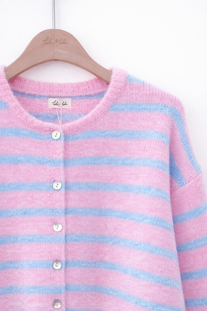 Détail rayures rose et bleu gilet Clémence - maille duveteux
