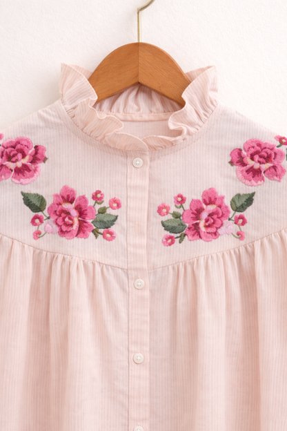 Détail broderies florales blouse Mérédith - manches longues coton
