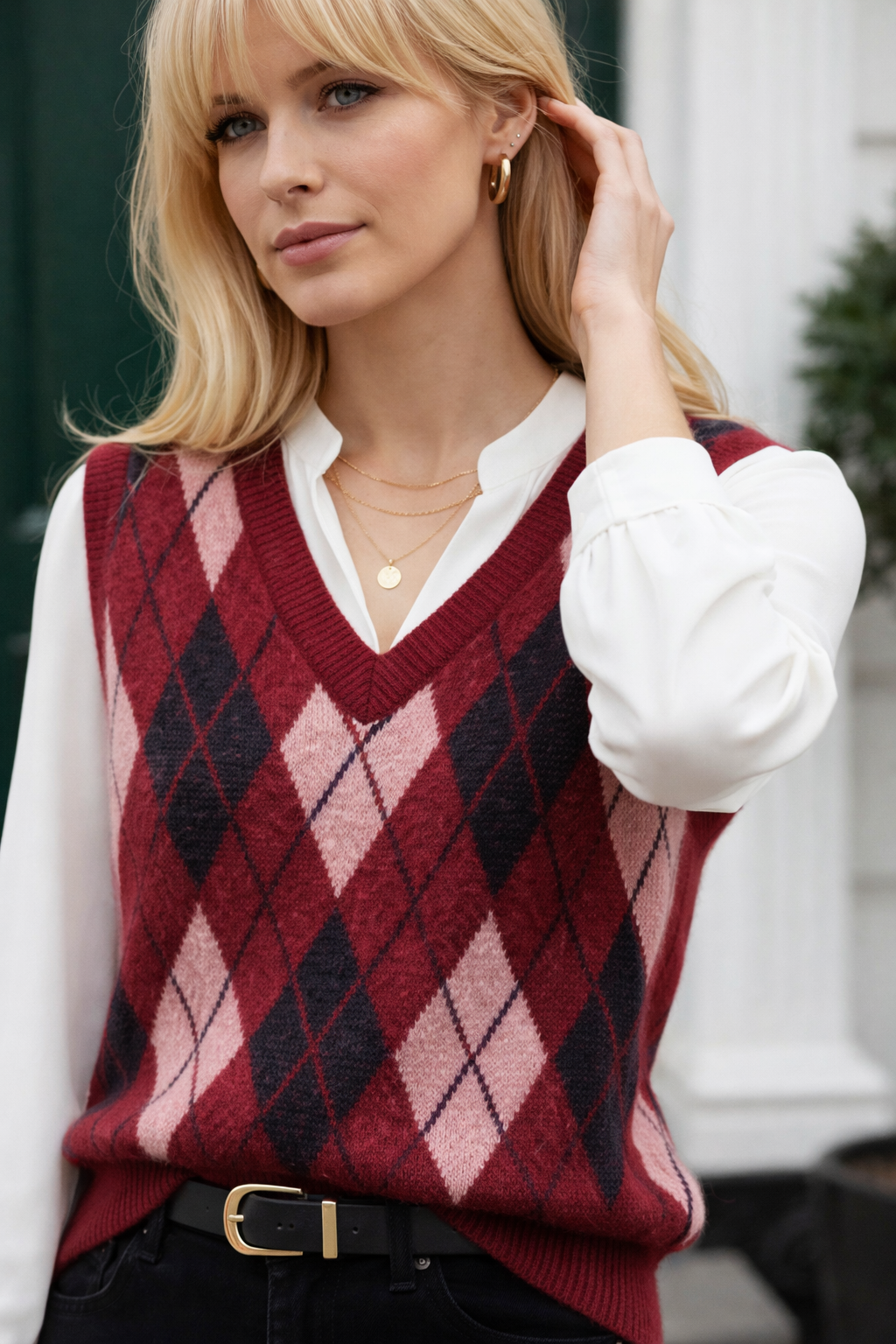 Pull sans manches Gaïa superposé sur chemise - look preppy chic femme