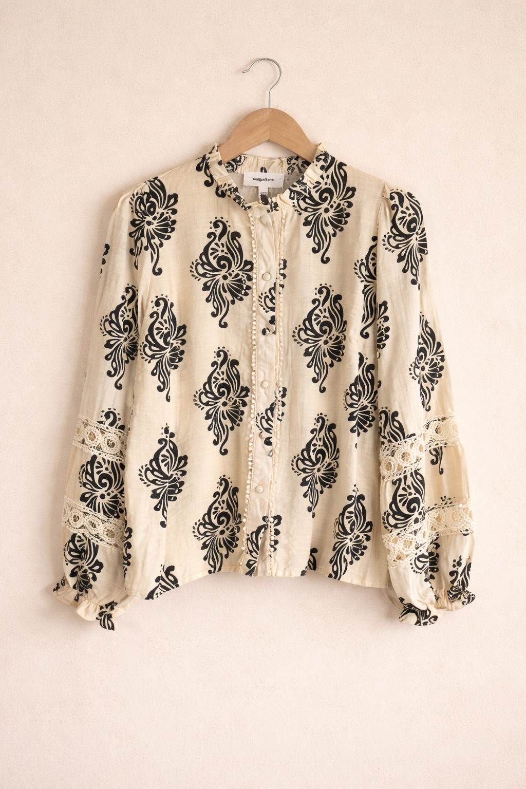 Blouse Cassiopée imprimée crème noir - vue de face