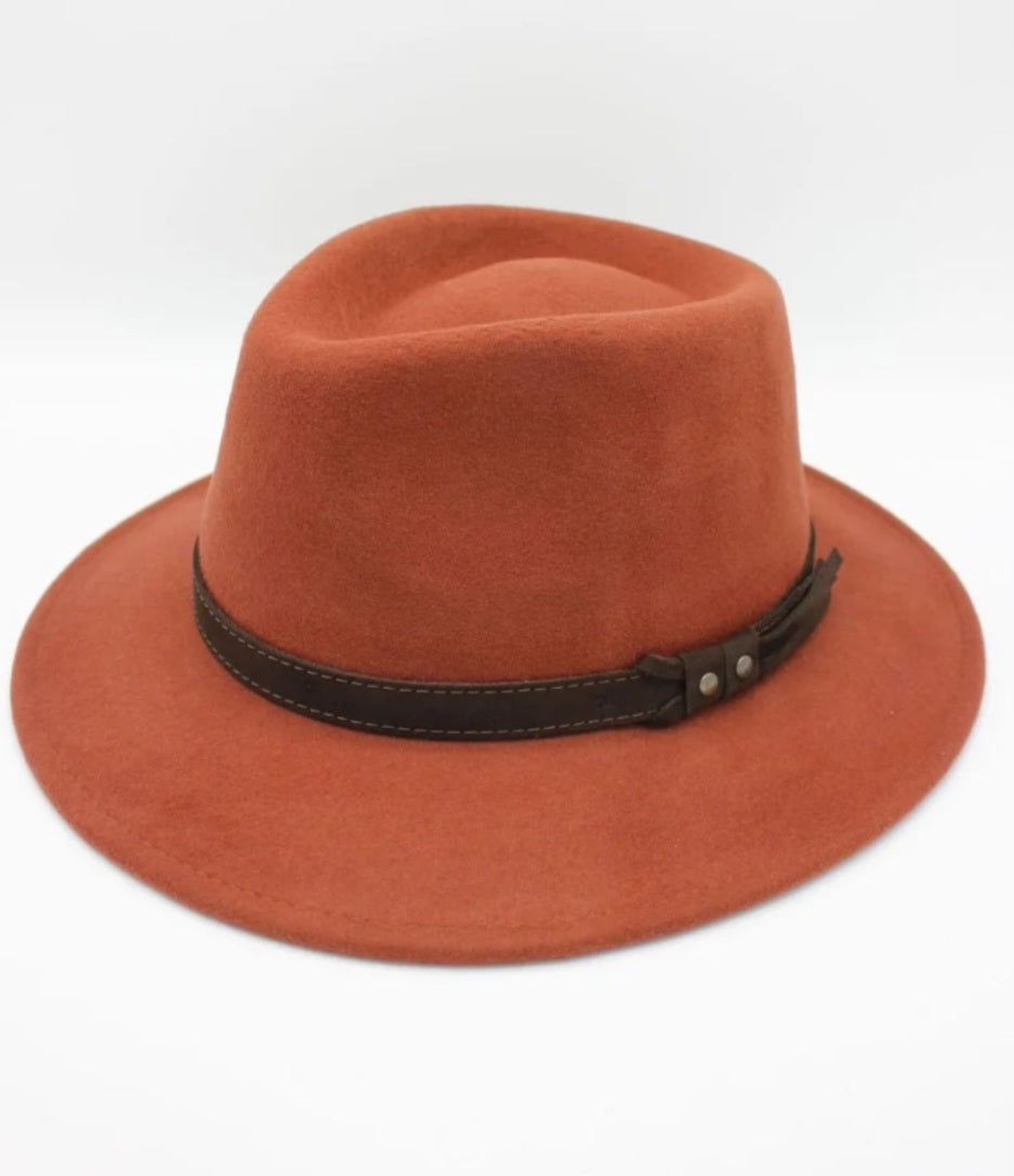 Chapeau Fedora Alba terre de sienne avec ruban daim brun - détail made in Italy